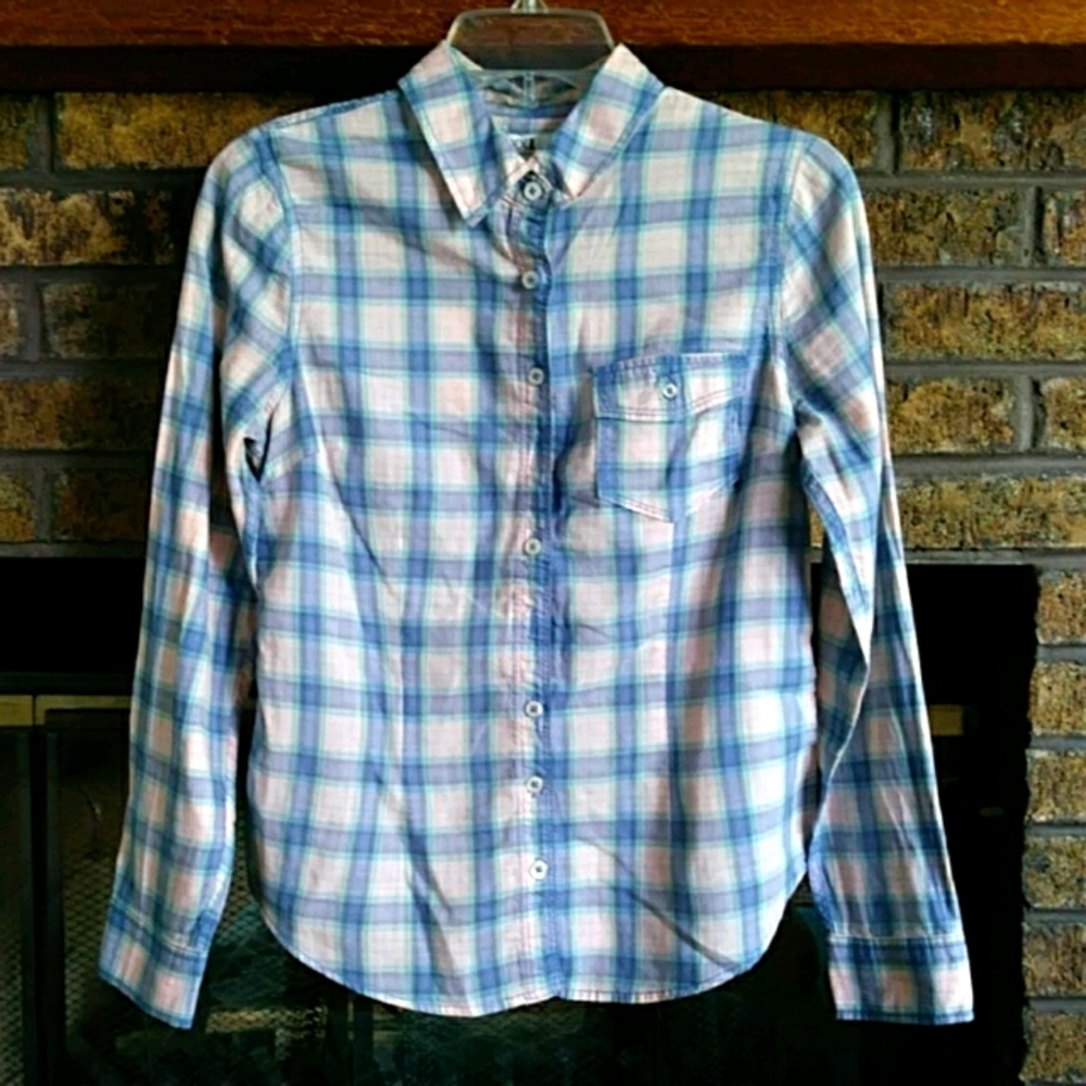 🎈3$20 Forever 21 pink blue plaid button down shirt